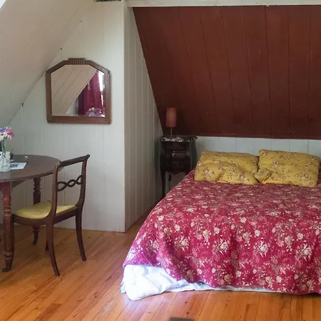 Le Clos Des Muriers Bed & Breakfast