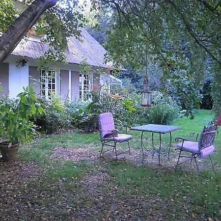 Le Clos Des Muriers Bed & Breakfast 3*