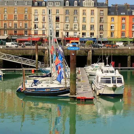 Frühstückspension Le Clos Des Muriers 3*