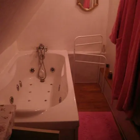 Le Clos Des Muriers Frühstückspension